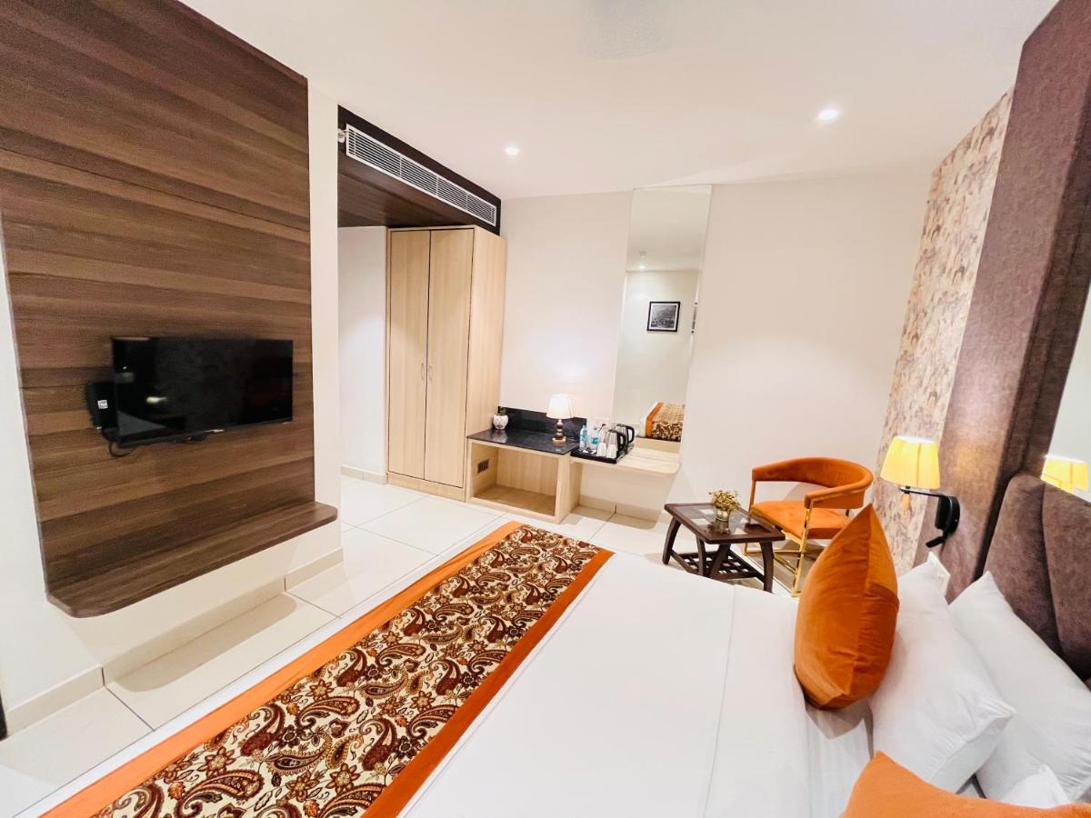 Hotel The Savode - Just 2 Mins From Golden Temple أمريتسار المظهر الخارجي الصورة