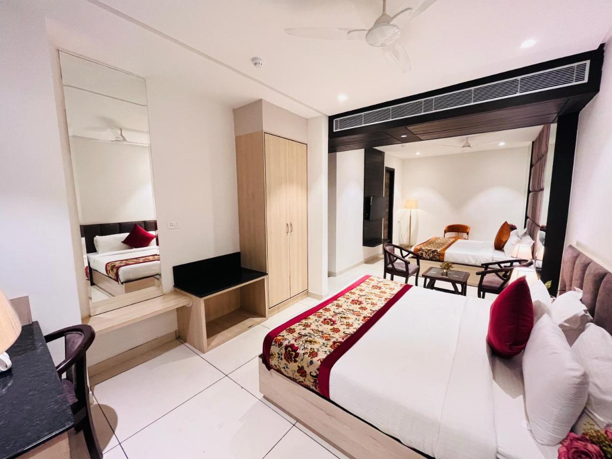 Hotel The Savode - Just 2 Mins From Golden Temple أمريتسار المظهر الخارجي الصورة