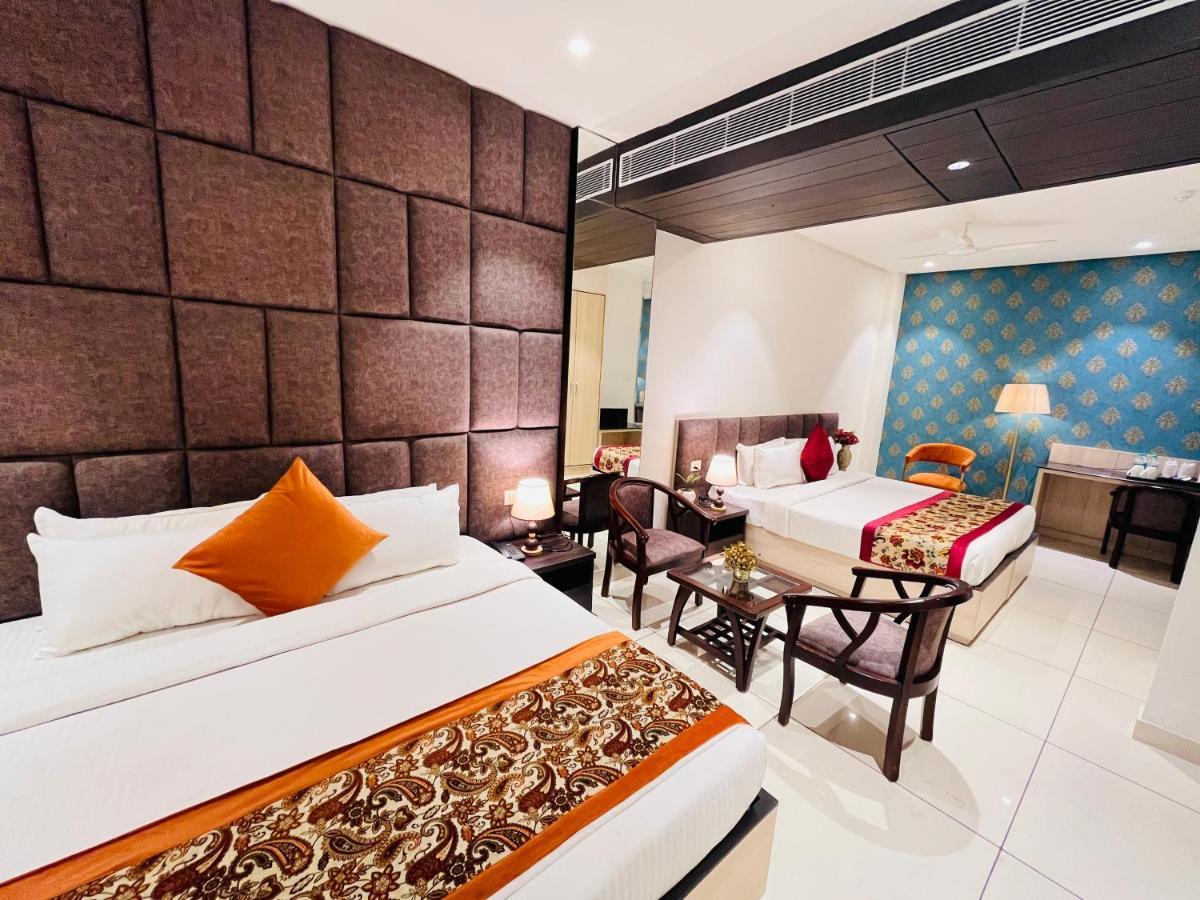 Hotel The Savode - Just 2 Mins From Golden Temple أمريتسار المظهر الخارجي الصورة